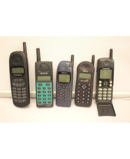 job-lot-5-x-mobile-phones-mitsubishi-mt-230-motorola-etacs-a130-nokia-for-parts